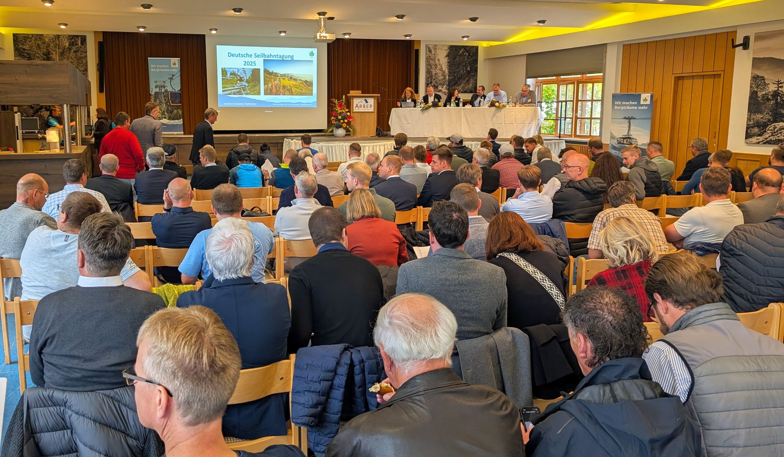 Magnetinduktive Seilprüfung an der Zipline im Harz mit ROPESYS Seilprüfgerät über dem Rappbodetal