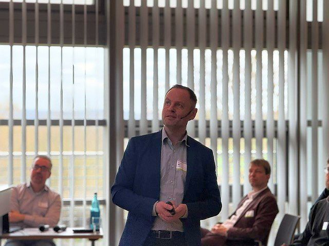 Dr. Martin Wehr beim Vortrag: „Megatrend AI“