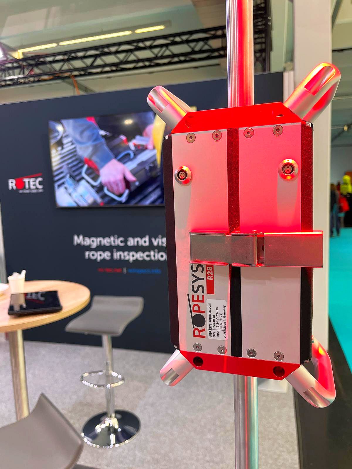 ROPESYS Seilprüfgerät auf der Messe