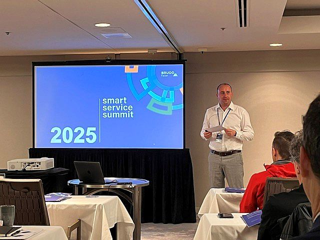 Specialized presentation at the Fatzer Smart Service Summit on modern rope inspection technology and digital service approaches.