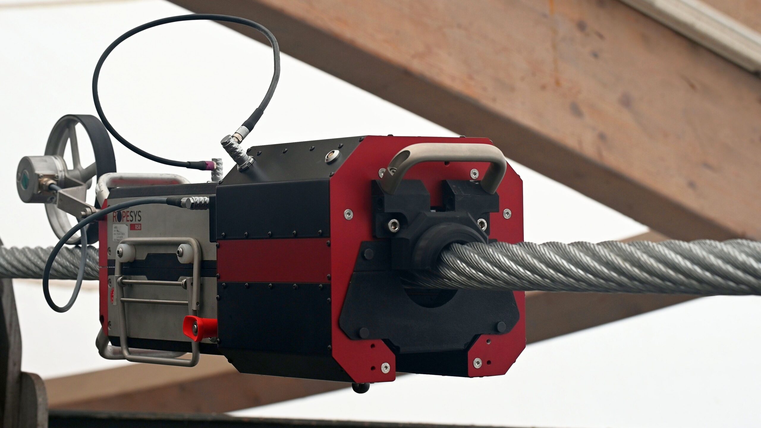 ROPESYS R58 and FALCON F58 for combined wire rope inspection